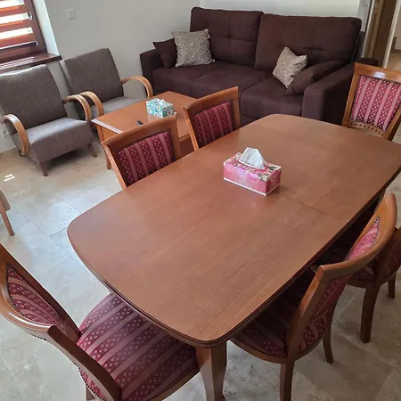 Nyaraló Vinarska Tövisfalva